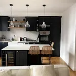 Charmant Appartement Parisien Lumineux Et Central