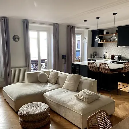 Parisien Lumineux Et